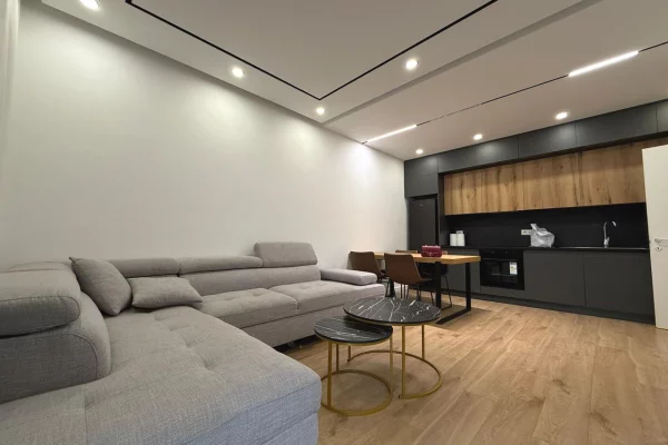 Shtepi me qera Apartament ne Tirane, 3+1, Mobilimi E mobiluar, Pagesa 700  Euro.