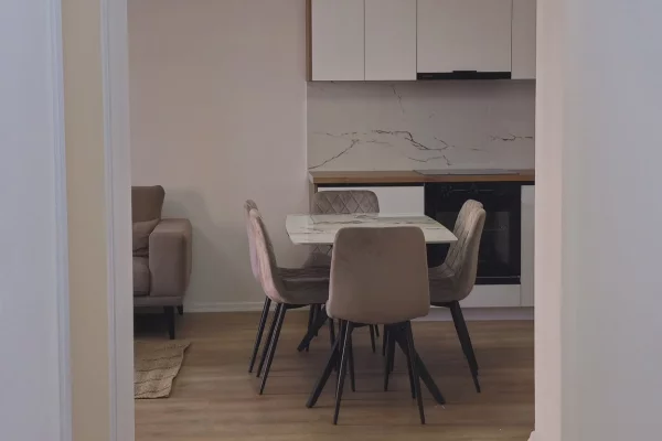 Shtepi me qera Apartament ne Tirane, 2+1, Mobilimi E mobiluar, Pagesa 800  Euro.