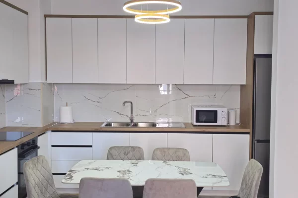Shtepi me qera Apartament ne Tirane, 2+1, Mobilimi E mobiluar, Pagesa 800  Euro.