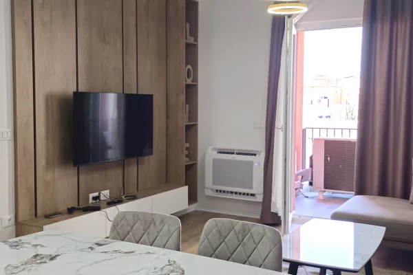 Shtepi me qera Apartament ne Tirane, 2+1, Mobilimi E mobiluar, Pagesa 800  Euro.