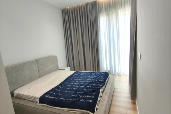 Shtepi me qera Apartament ne Tirane, 3+1, Mobilimi E mobiluar, Pagesa 1,700  Euro.