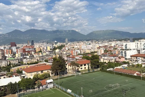 Shtepi me qera 1+1 ne Tirane - 50,000 Leke
