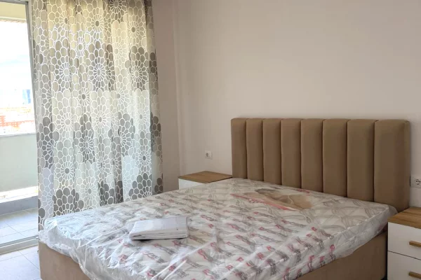 Shtepi me qera Apartament ne Tirane, 1+1, Mobilimi E mobiluar, Pagesa 50,000  Leke.