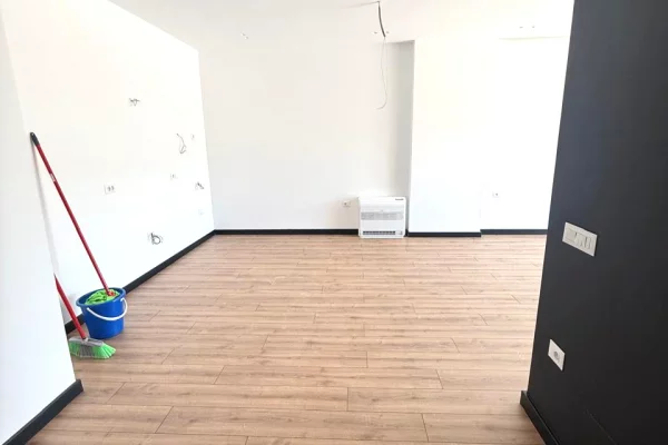 Shtepi me qera Apartament ne Tirane, 1+1, Mobilimi Bosh, pa mobiluar, Pagesa 700  Euro.