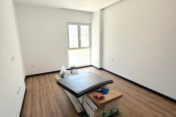 Shtepi me qera Apartament ne Tirane, 1+1, Mobilimi Bosh, pa mobiluar, Pagesa 700  Euro.