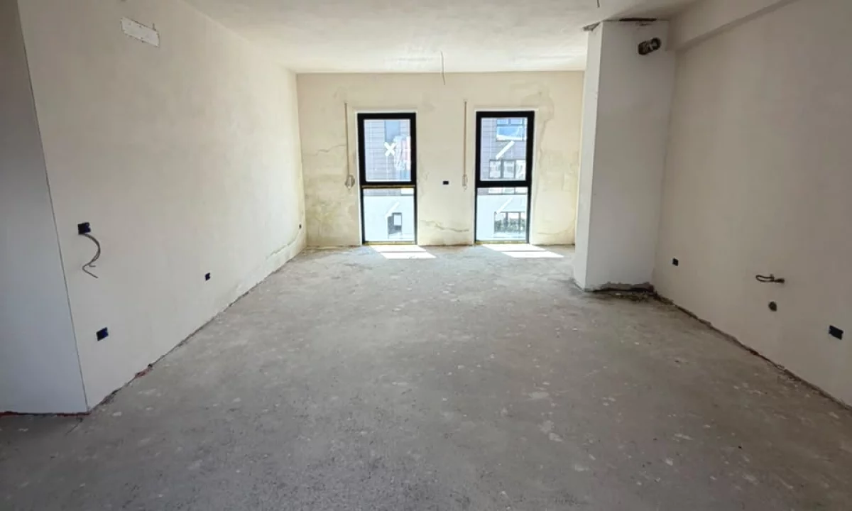 Shtepi ne shitje Apartament ne Tirane, 2+1, Mobilimi Bosh, pa mobiluar, Pagesa 209,800  Euro.
