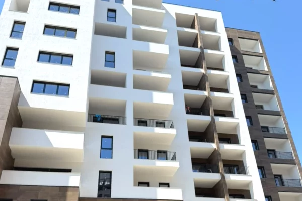 Shtepi ne shitje Apartament ne Tirane, 2+1, Mobilimi Bosh, pa mobiluar, Pagesa 209,800  Euro.