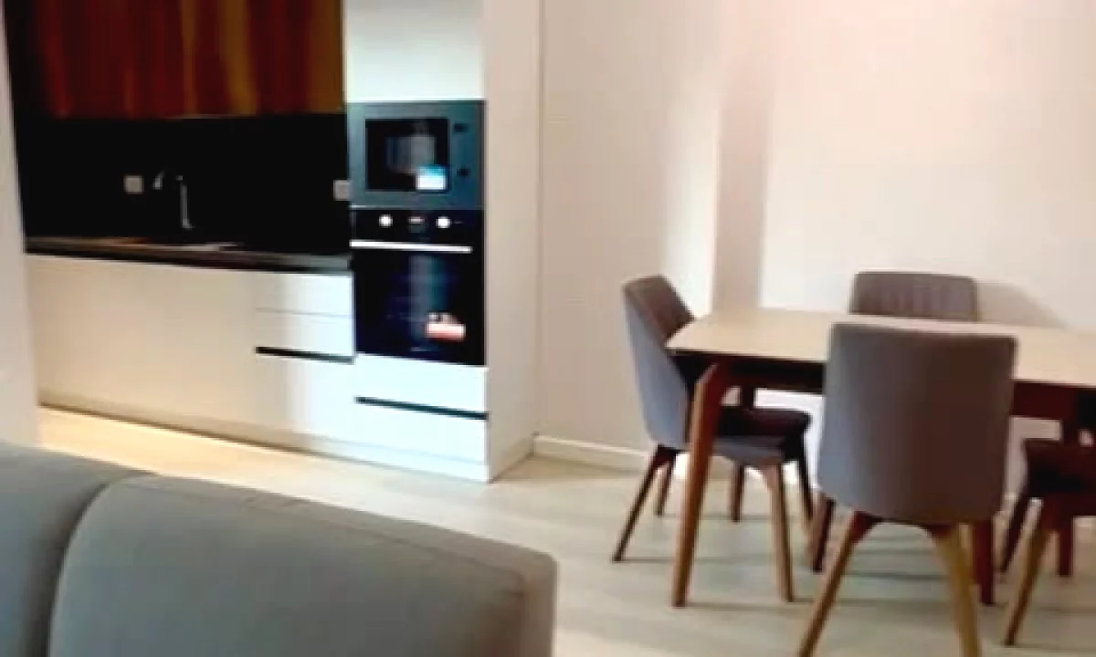 Shtepi me qera Apartament ne Tirane, 1+1, Mobilimi E mobiluar, Pagesa 900  Euro.