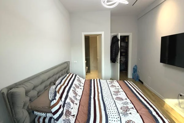 Shtepi ne shitje Apartament ne Tirane, 2+1, Mobilimi E mobiluar, Pagesa 220,000  Euro.