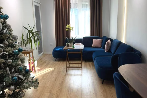Shtepi ne shitje Apartament ne Tirane, 2+1, Mobilimi E mobiluar, Pagesa 220,000  Euro.