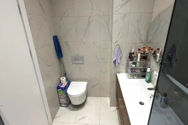 Shtepi ne shitje Apartament ne Tirane, 2+1, Mobilimi E mobiluar, Pagesa 220,000  Euro.