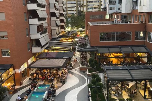 Ambient biznesi me qera 3+1 ne Tirane - 8,550 Euro