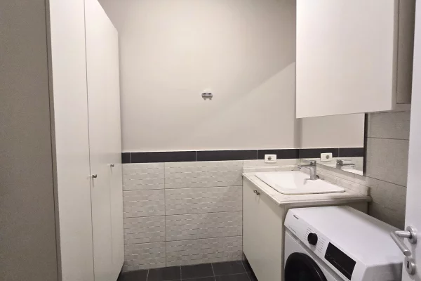 Shtepi me qera Apartament ne Tirane, 2+1, Mobilimi E mobiluar, Pagesa 1,100  Euro.