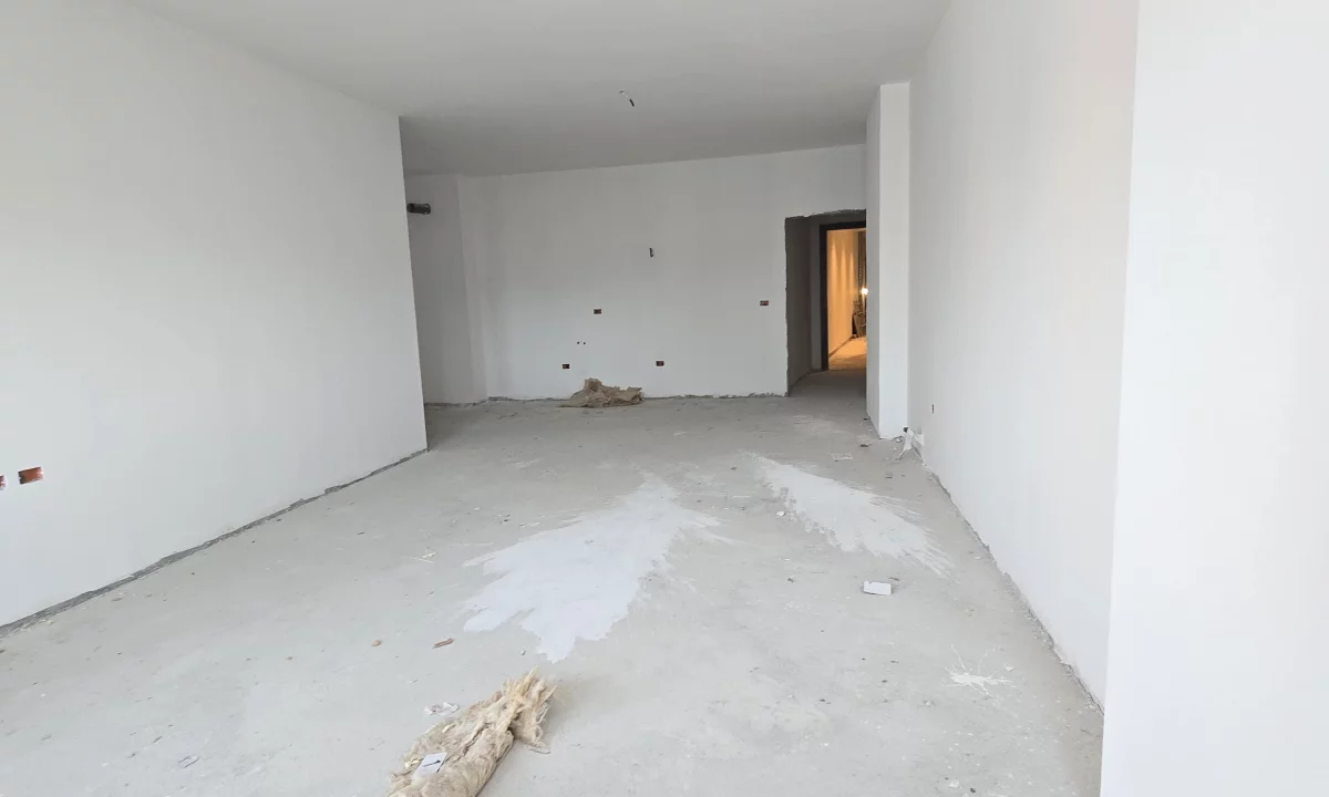 Apartment for sale in Tirana 3+1, Emty
