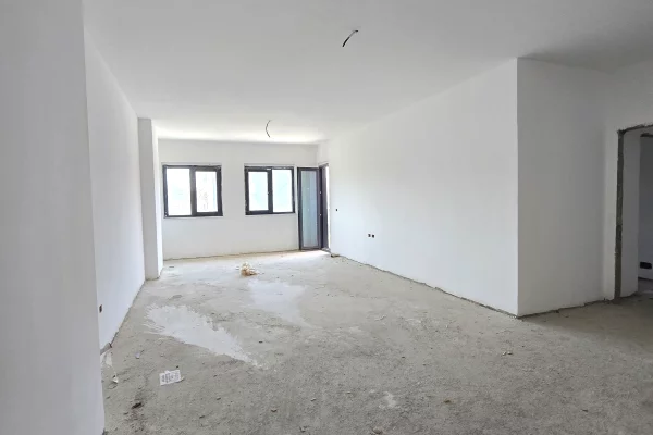 Apartment for sale in Tirana 3+1, Emty