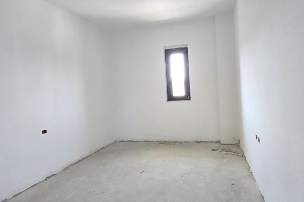 Apartment for sale in Tirana 3+1, Emty