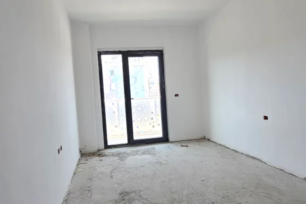 Apartment for sale in Tirana 3+1, Emty