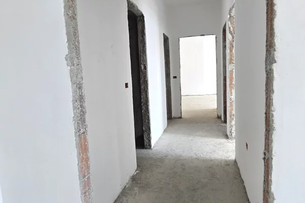 Apartment for sale in Tirana 3+1, Emty