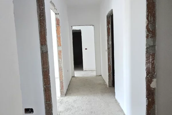 Apartment for sale in Tirana 3+1, Emty