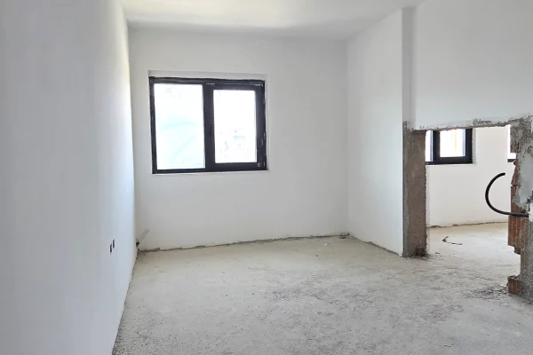 Apartment for sale in Tirana 3+1, Emty