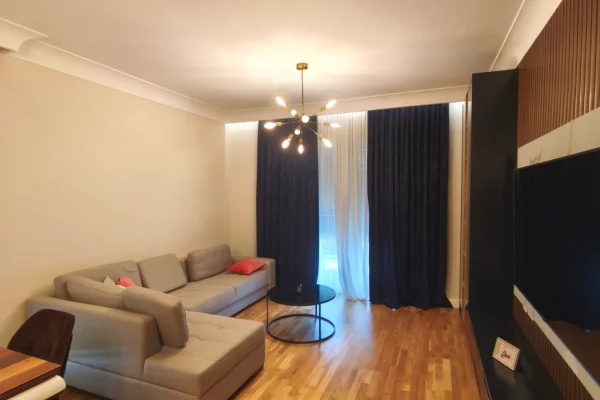 Shtepi me qera Apartament ne Tirane, 1+1, Mobilimi E mobiluar, Pagesa 1,100  Euro.
