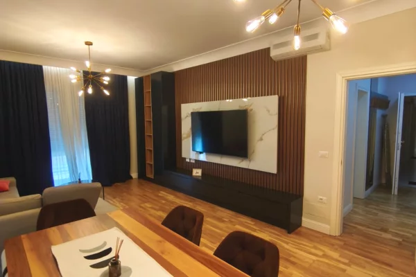 Shtepi me qera Apartament ne Tirane, 1+1, Mobilimi E mobiluar, Pagesa 1,100  Euro.