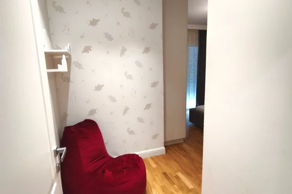 Shtepi me qera Apartament ne Tirane, 1+1, Mobilimi E mobiluar, Pagesa 1,100  Euro.