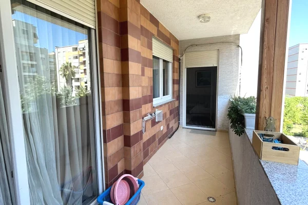 Shtepi me qera Apartament ne Tirane, 2+1, Mobilimi E mobiluar, Pagesa 55,000  Leke.