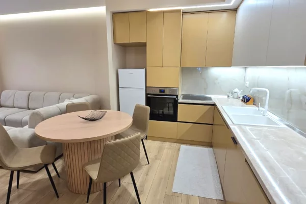 Shtepi me qera Apartament ne Tirane, 2+1, Mobilimi E mobiluar, Pagesa 90,000  Leke.