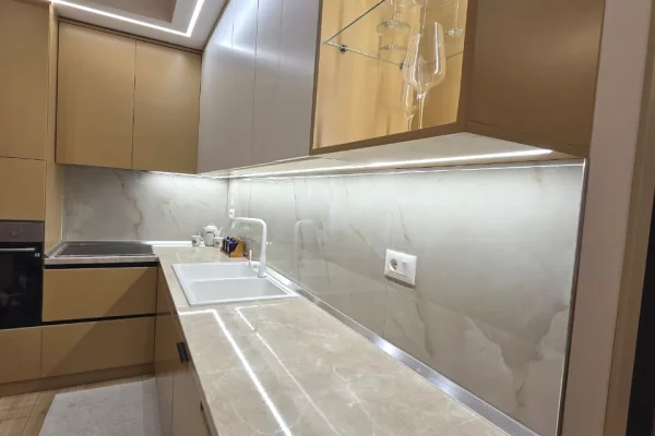 Shtepi me qera Apartament ne Tirane, 2+1, Mobilimi E mobiluar, Pagesa 90,000  Leke.