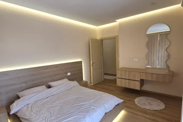 Shtepi me qera Apartament ne Tirane, 2+1, Mobilimi E mobiluar, Pagesa 90,000  Leke.