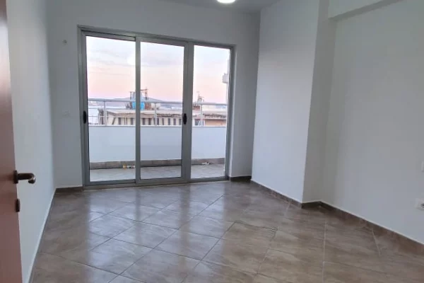 Shtepi ne shitje Apartament ne Sarande, 2+1, Mobilimi Bosh, pa mobiluar, Pagesa 21,000,000  Leke.
