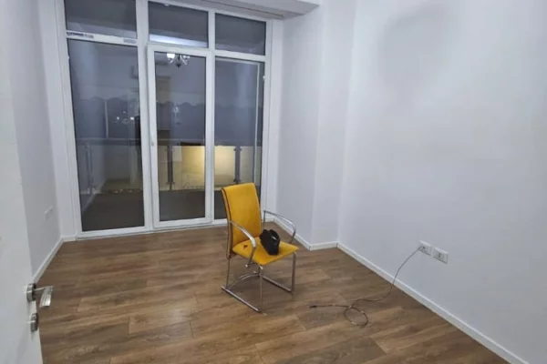 🏢 JEPET ME QIRA | Ambient Zyre 3+1 me Verande – Kika 2, Komuna e Parisit ✨