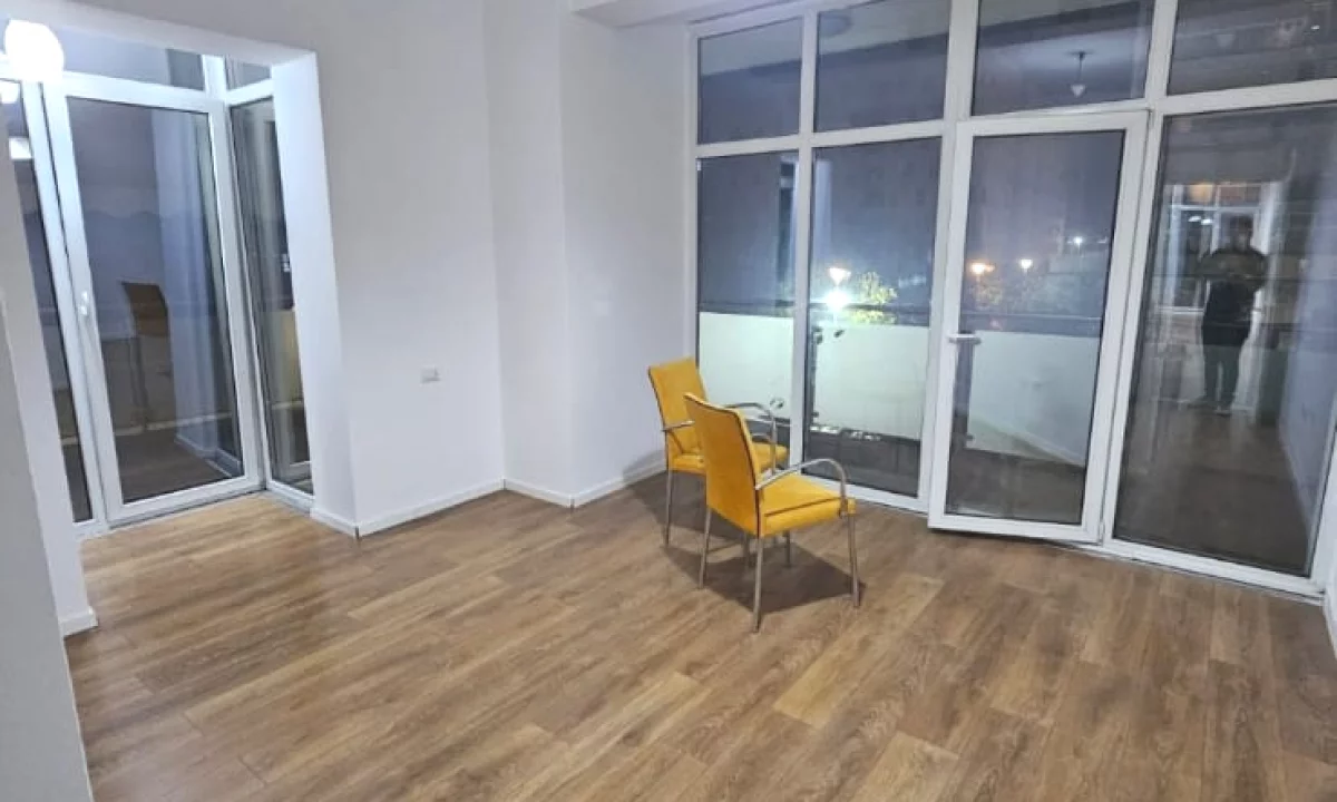 🏢 JEPET ME QIRA | Ambient Zyre 3+1 me Verande – Kika 2, Komuna e Parisit ✨