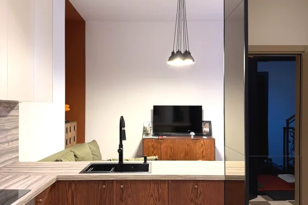 Shtepi me qera Apartament ne Tirane, 1+1, Mobilimi E mobiluar, Pagesa 70,000  Leke.