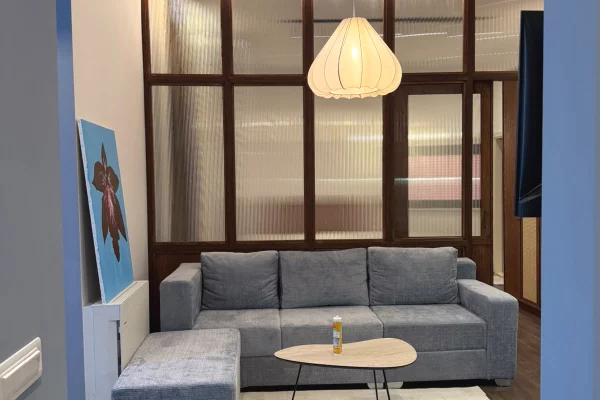 Shtepi me qera Apartament ne Tirane, 1+1, Mobilimi E mobiluar, Pagesa 70,000  Leke.