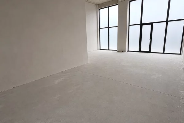 Ambient biznesi me qera 3+1 ne Tirane - 150,000 Leke