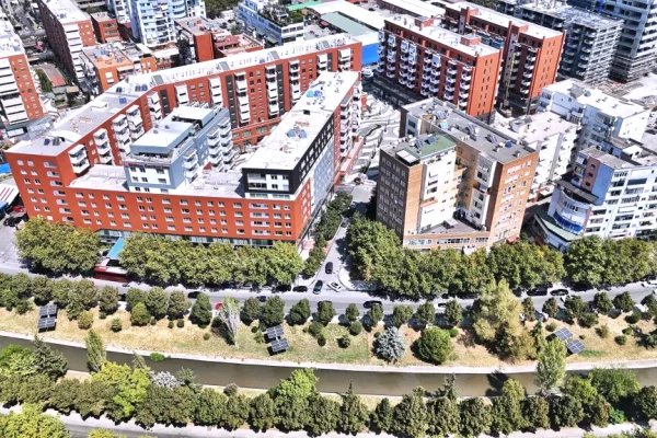 Ambient biznesi me qera 3+1 ne Tirane - 16,000 Euro