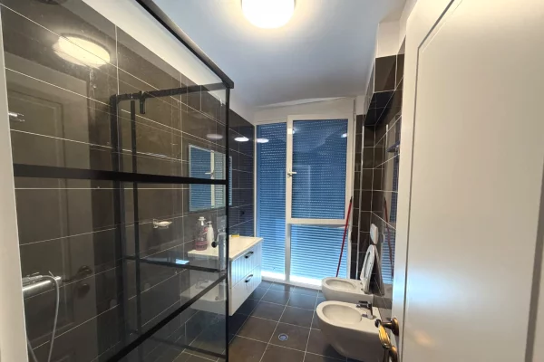 Shtepi me qera Apartament ne Tirane, 2+1, Mobilimi E mobiluar, Pagesa 750  Euro.