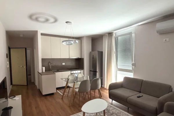 Shtepi me qera Apartament ne Tirane, 2+1, Mobilimi E mobiluar, Pagesa 750  Euro.