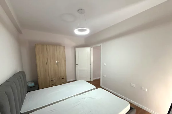 Shtepi me qera Apartament ne Tirane, 2+1, Mobilimi E mobiluar, Pagesa 750  Euro.