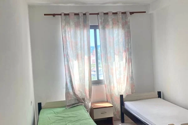 Shtepi ne shitje Apartament ne Tirane, 2+1, Mobilimi E mobiluar, Pagesa 11,500,000  Leke.