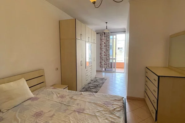 Shtepi ne shitje Apartament ne Tirane, 2+1, Mobilimi E mobiluar, Pagesa 140,000  Euro.