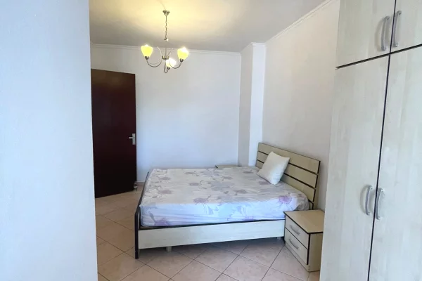 Shtepi ne shitje Apartament ne Tirane, 2+1, Mobilimi E mobiluar, Pagesa 140,000  Euro.