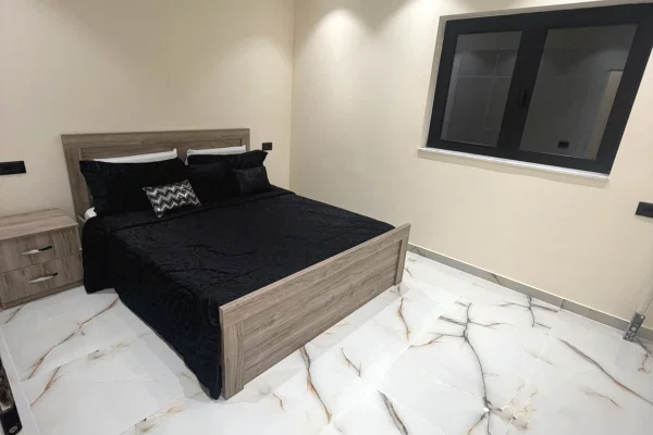 Shtepi me qera Duplex(shtepi me 2 kate) ne Tirane, 2+1, Mobilimi E mobiluar, Pagesa 800  Euro.