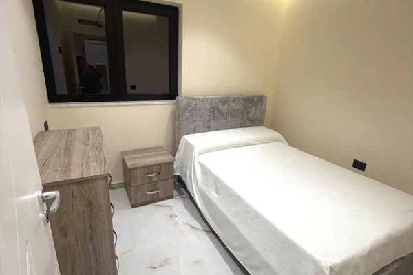 Shtepi me qera Duplex(shtepi me 2 kate) ne Tirane, 2+1, Mobilimi E mobiluar, Pagesa 800  Euro.