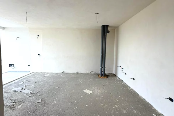 Apartment for sale in Durres 1+1, Emty