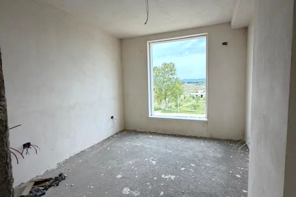 Apartment for sale in Durres 1+1, Emty