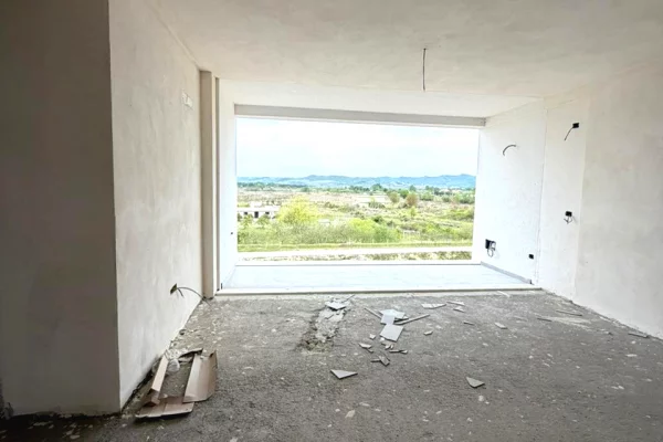 Apartment for sale in Durres 1+1, Emty