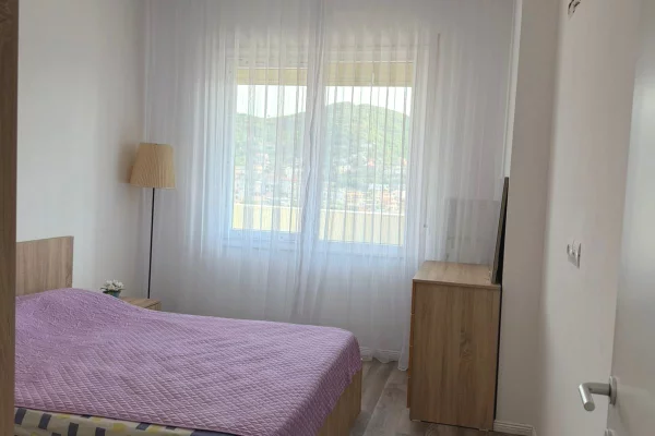 Shtepi me qera Apartament ne Tirane, 2+1, Mobilimi E mobiluar, Pagesa 600  Euro.